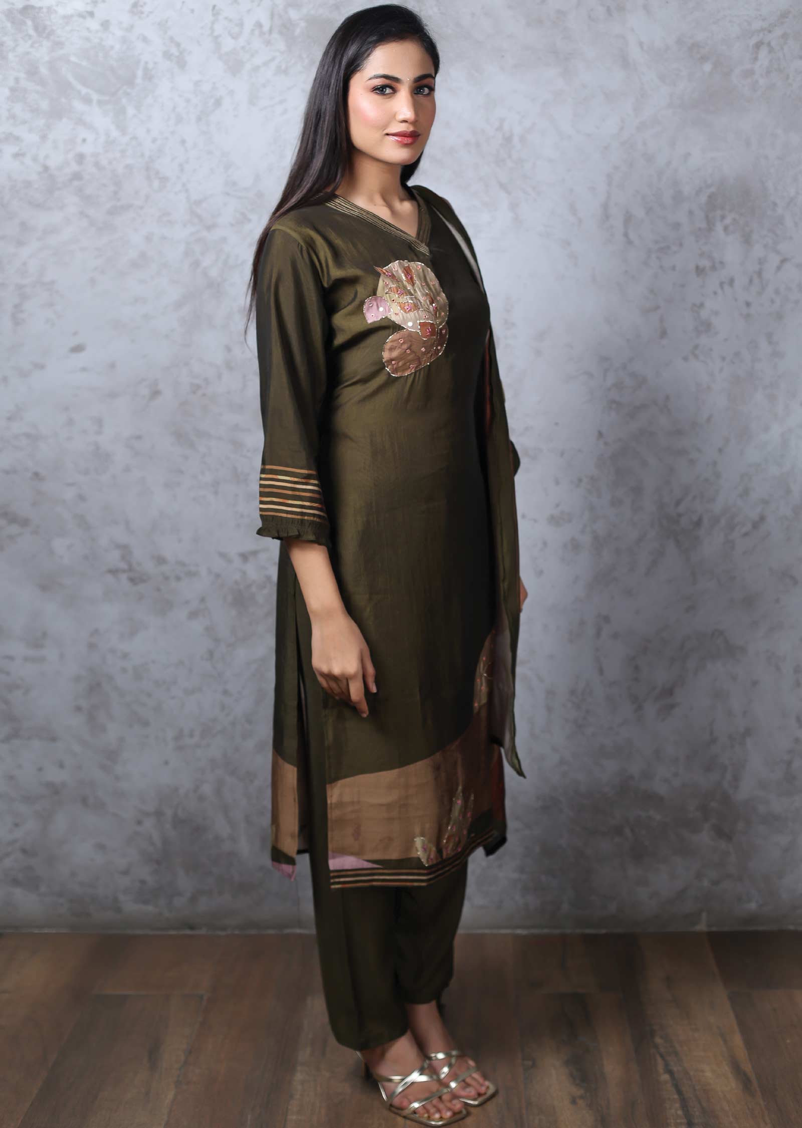 Olive Green Muslin Printed Straight cut suits